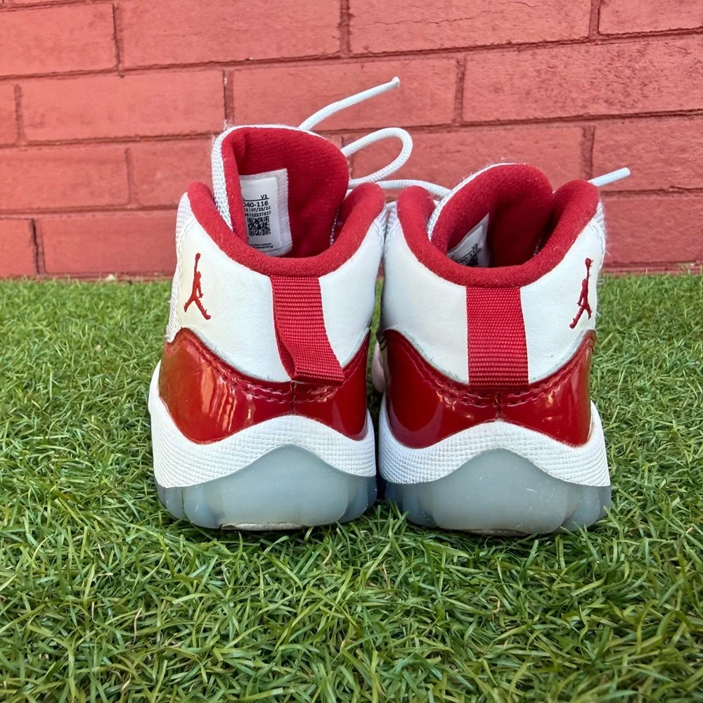 Jordan 11 Retro Cherry 2022 White Varsity Red‎ Kids Sneakers 10C 378040-116